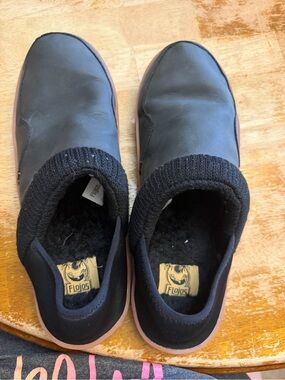Flojos Unisex Carl Sherpa Lined Slipper Slip-On Comfort Shoes Black Size 11M/12W